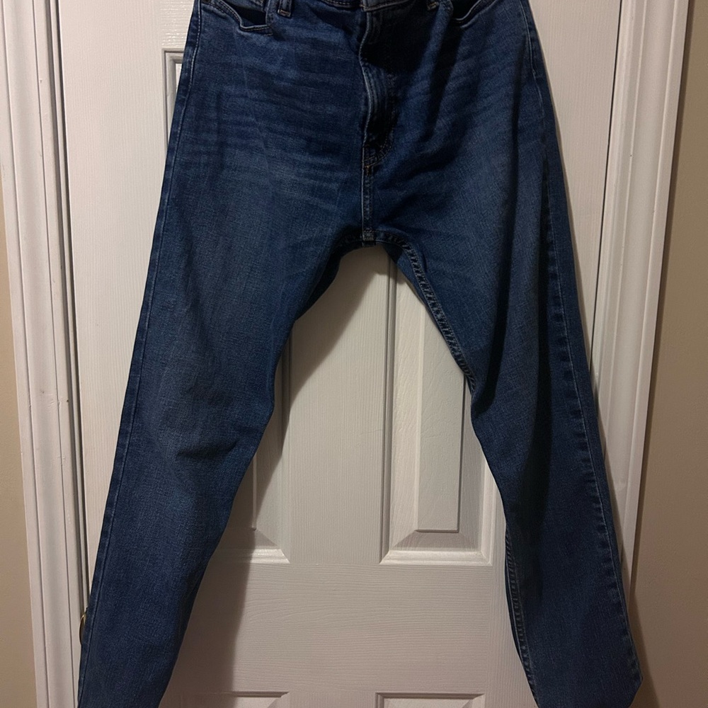 Abercrombie & Fitch Men's Relaxed Dark Blue Jeans Size 34/32